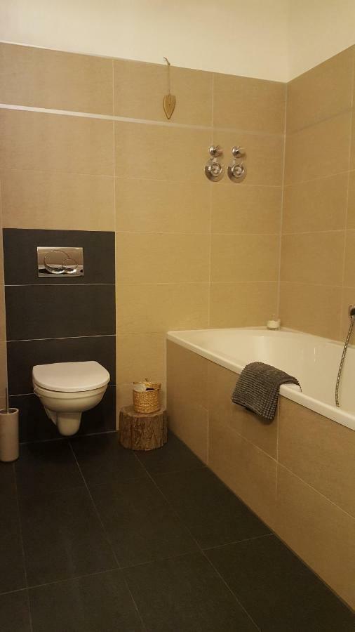 Aryve Jc Studio - Altstadtnahes Boutique Apartment Inklusive Kostenfreiem Parkplatz Erfurt Bagian luar foto